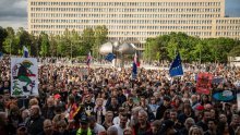 Tisuće na prosvjedima protiv slovačkog premijera Fica